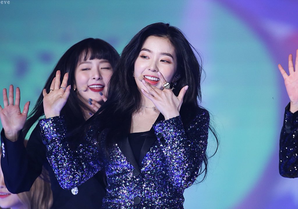 블링블링한 의상입은 아이린.jpgif | 인스티즈