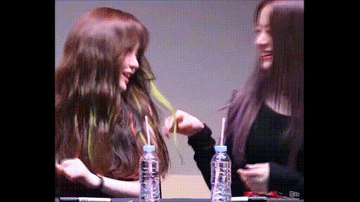 [fromis_9] 노지선의 머리 색을 탐내는 장규리.gif | 인스티즈