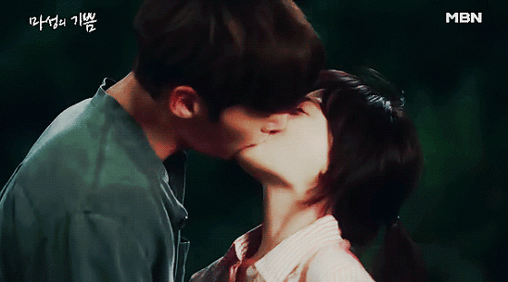드라마에서 키스신 장인들끼리 만났을때.gif (데이터주의) | 인스티즈