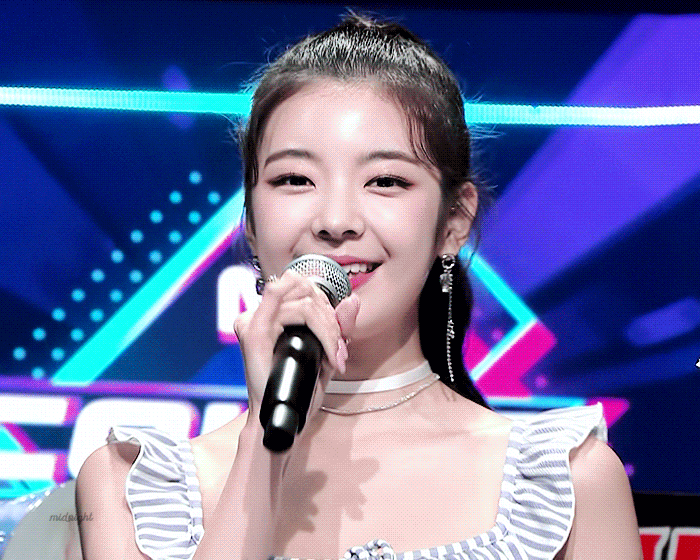 웃을때 댕댕이같은 ITZY 리아.gif | 인스티즈