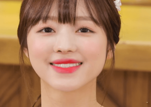 애교부리는 오마이걸 | 인스티즈